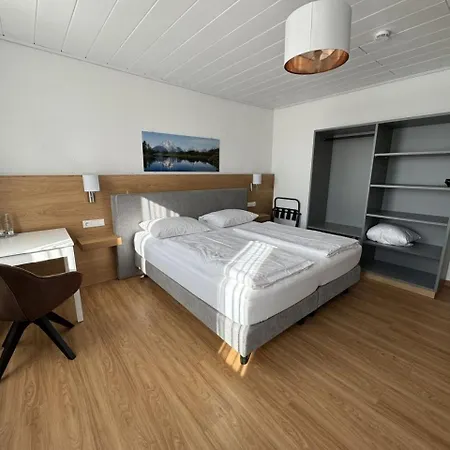 Schlappinger-hof Szálloda 3*